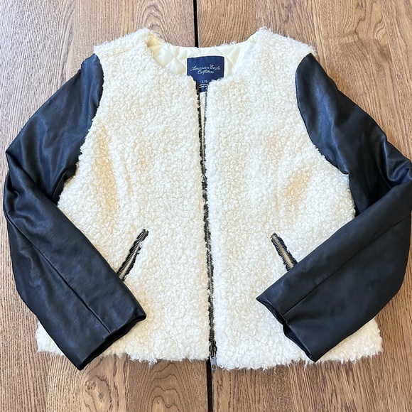 American Eagle Outfitters Black and Cream Teddy Jacket LARGE - Picture 2 of 14